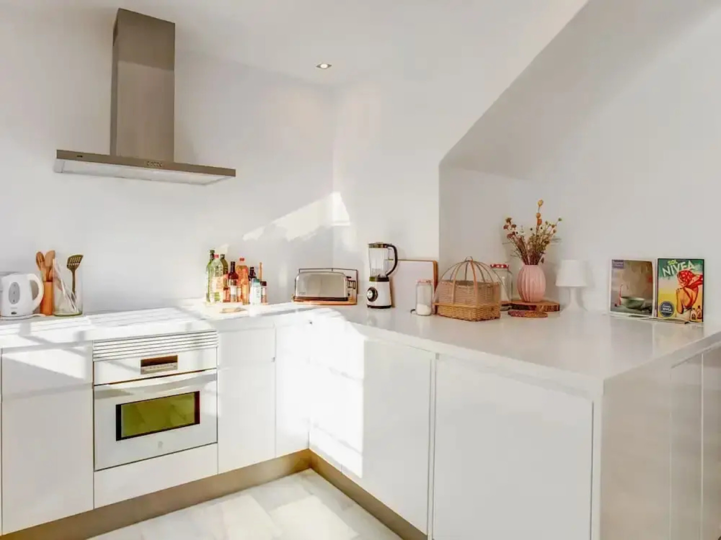 Relaxed Retreat With Pool