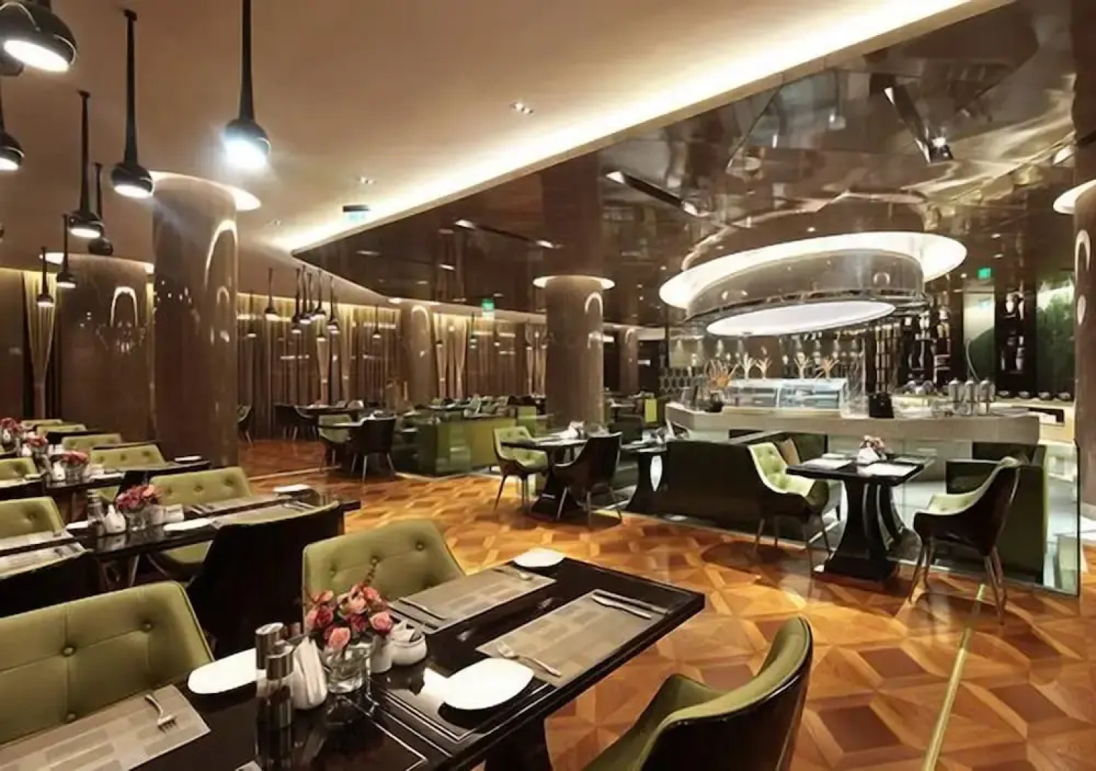 Luan Suntone Plaza Hotel