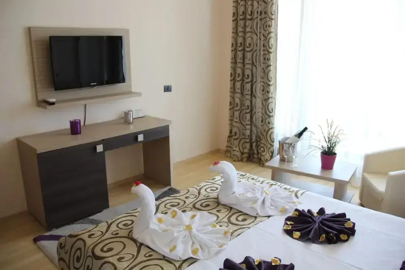 Sangria Luxury Family