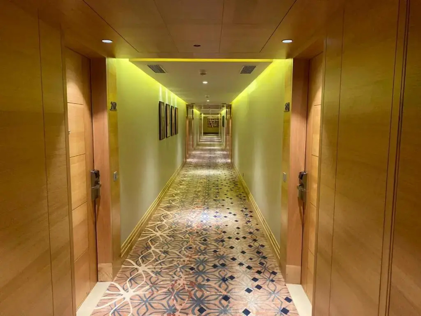 NIRVANA Luxury Hotel l Ludhiana