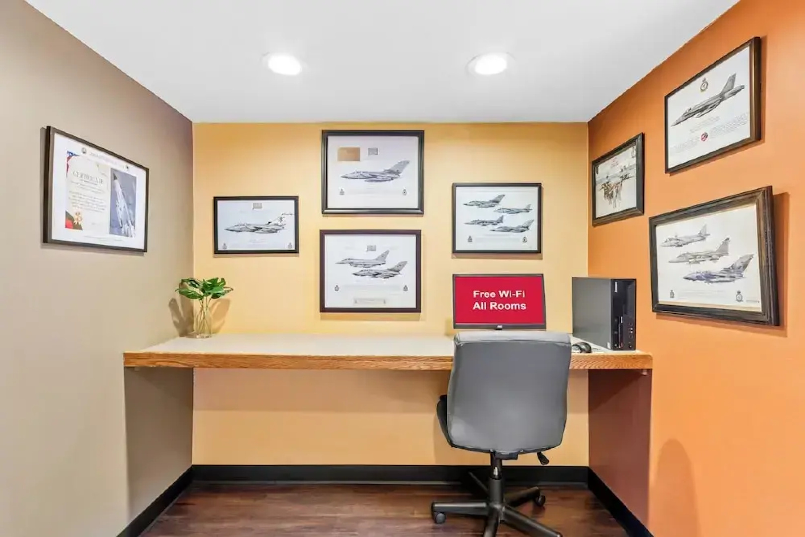 HomeTowne Studios by Red Roof Ridgecrest