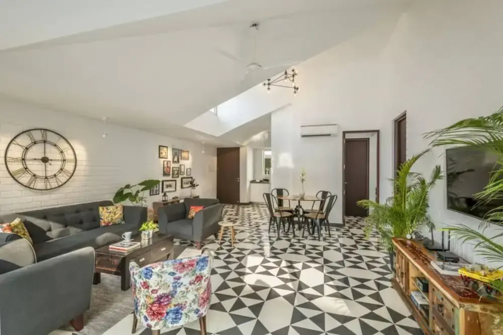 El Arbol by Hireavilla-2br w Rooftop Pool in Nerul