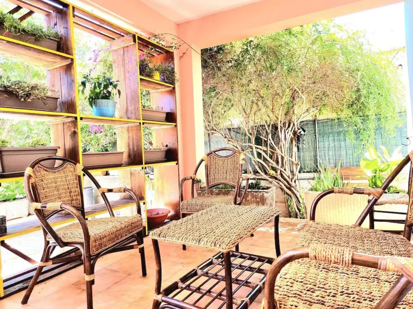 4 Bedroom Villa With Garden 3 min Walk From Beach!