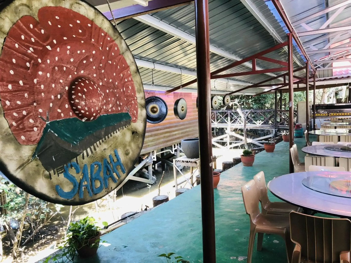 Gayang friendly water house homestay