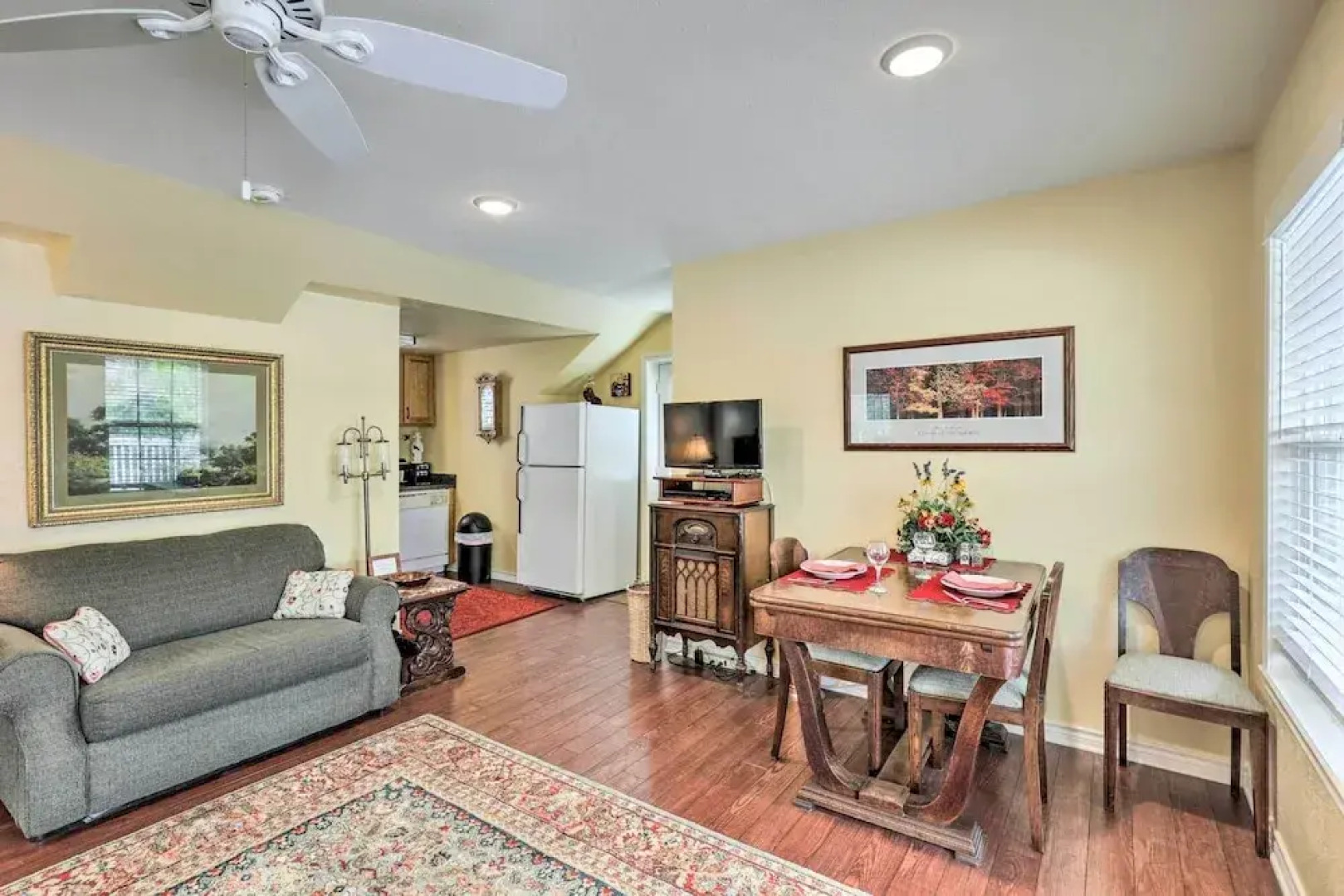 Studio in College Station w/ Expansive Deck!