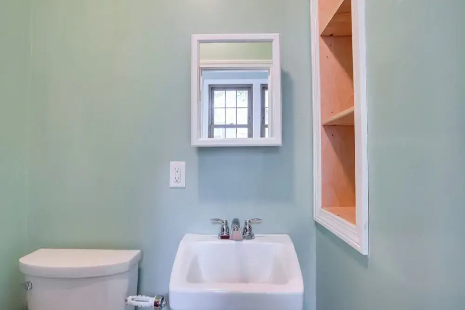 South Dennis Vacation Rental ~ 5 Mi to Beach!