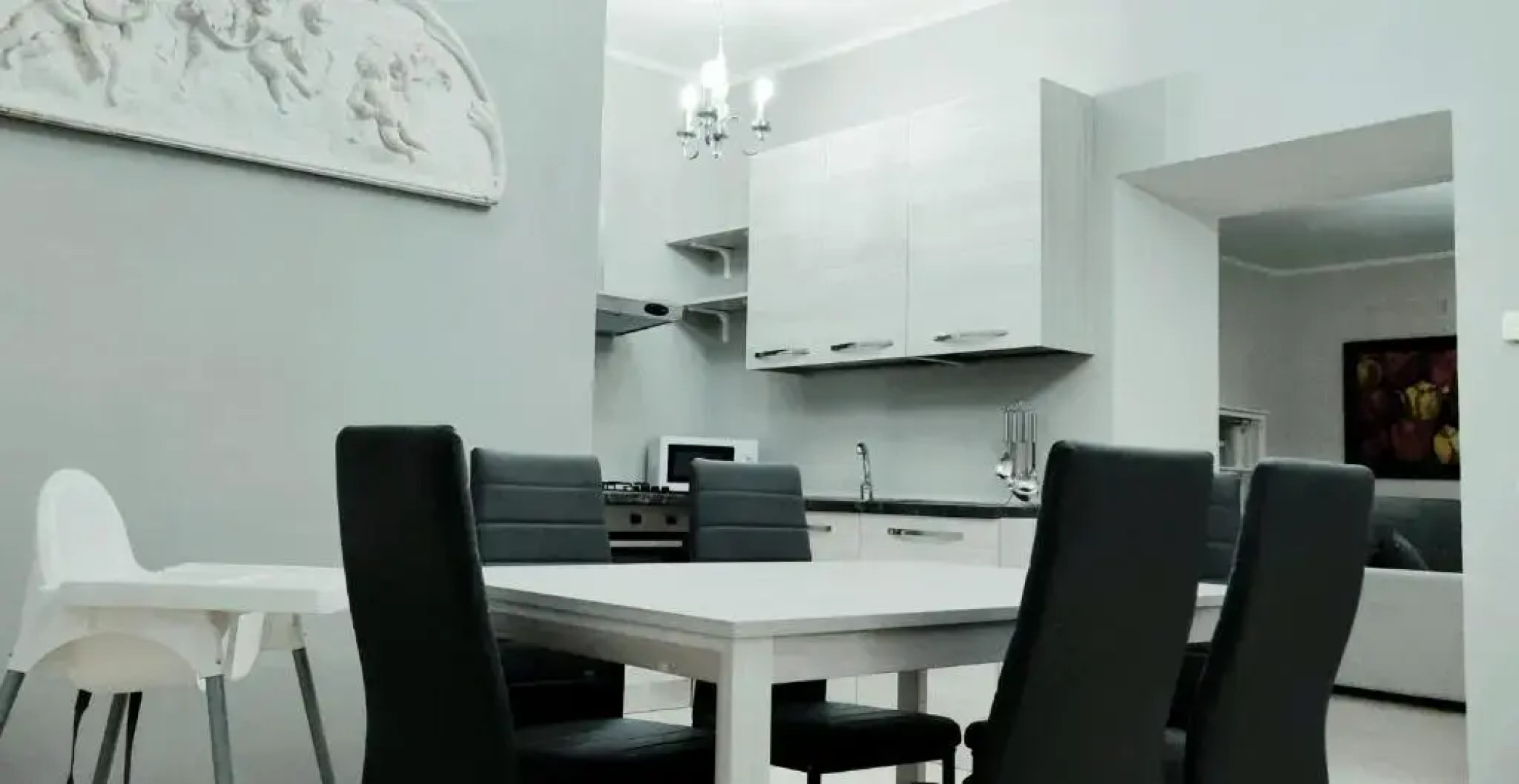 Entire Apartment overlooking Picinisco, Large Outside Terrace, Free Parking, Sleeps 8