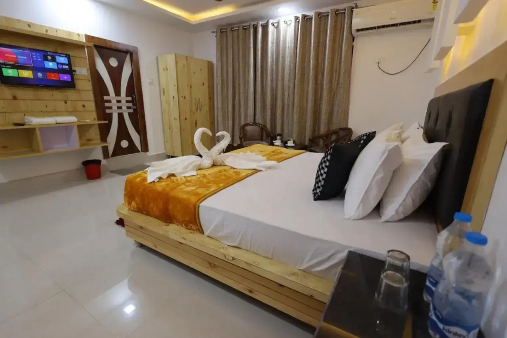 Hotel The Queen by Jal's