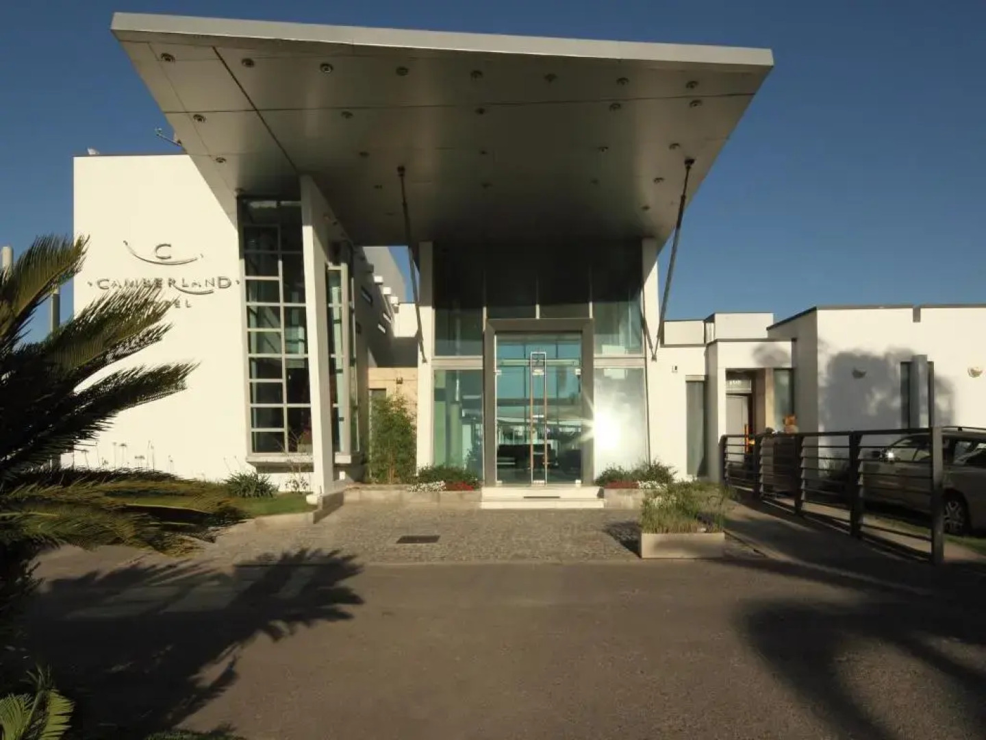 Camberland Resort & Suites Pilar