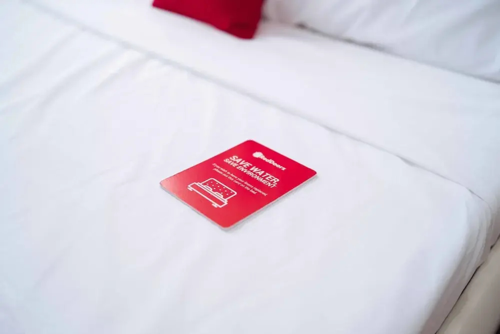 RedDoorz Premium @ Anuva Residences