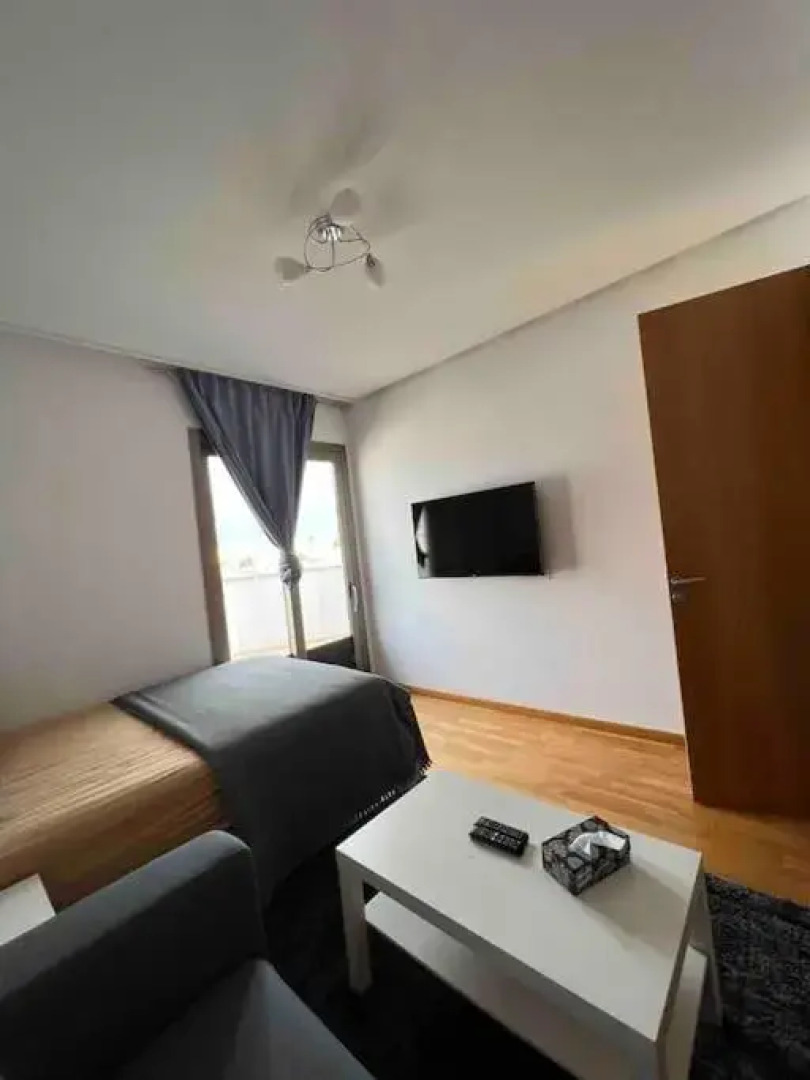 Beautiful 2beds apartment with swim pool in marina