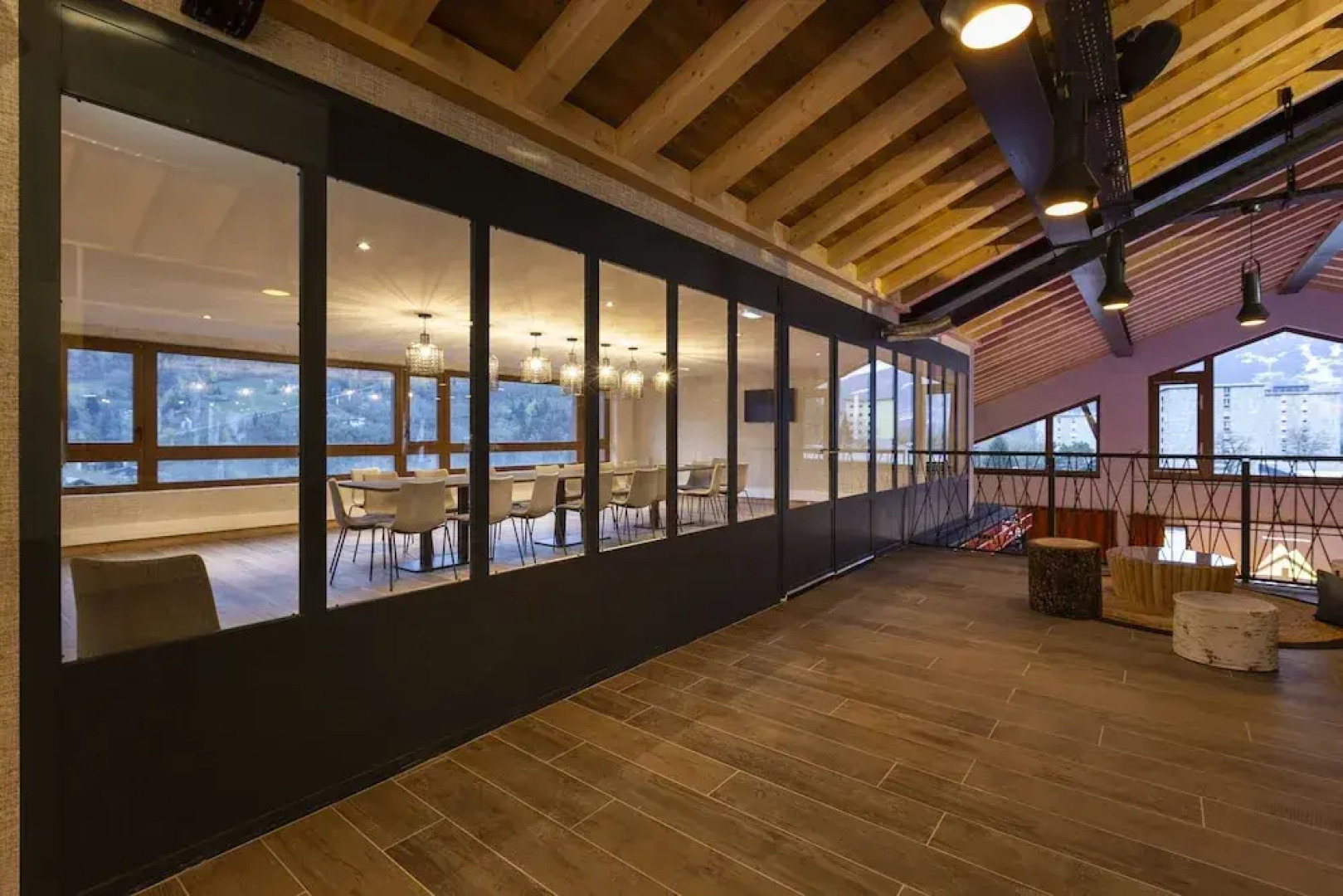 Hotel Base Camp Lodge