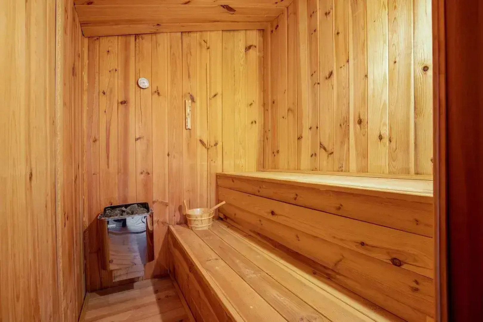 Luxurious Villa in Baños y Mendigo, Spain - Perfect for Families and Groups