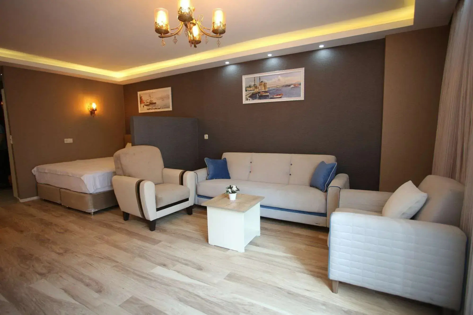 Artist Rooms Suites