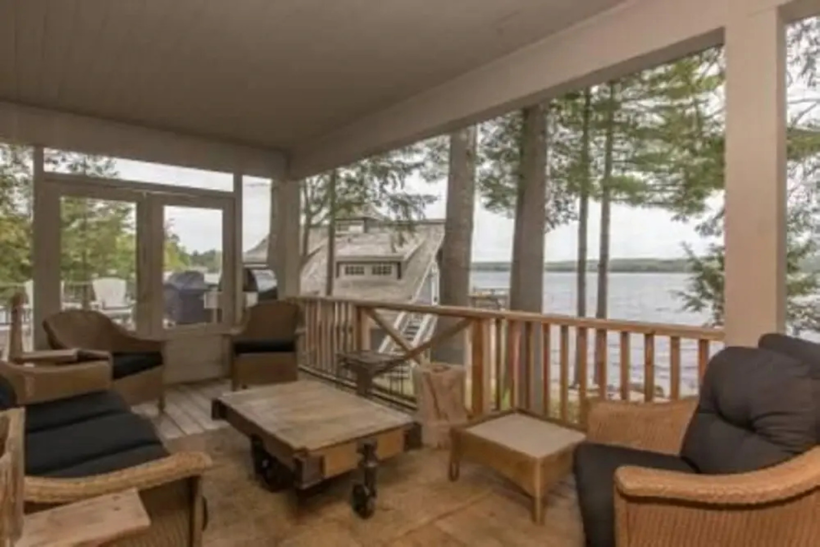 Fabulous Lake Muskoka Cottage & Boathouse~the perfect retreat!
