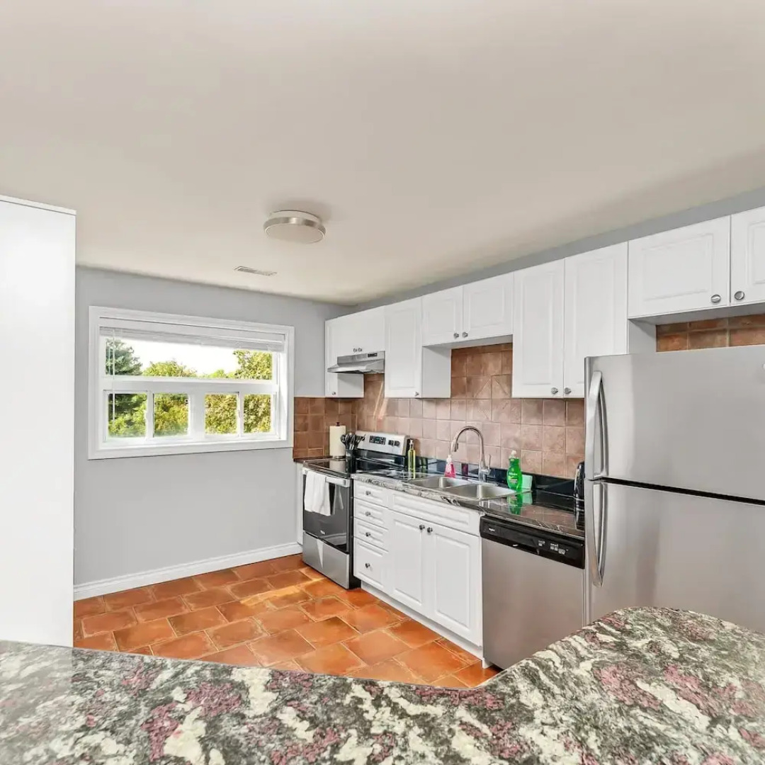 Private 2bdrm Unit With Ensuite Laundry - U5A