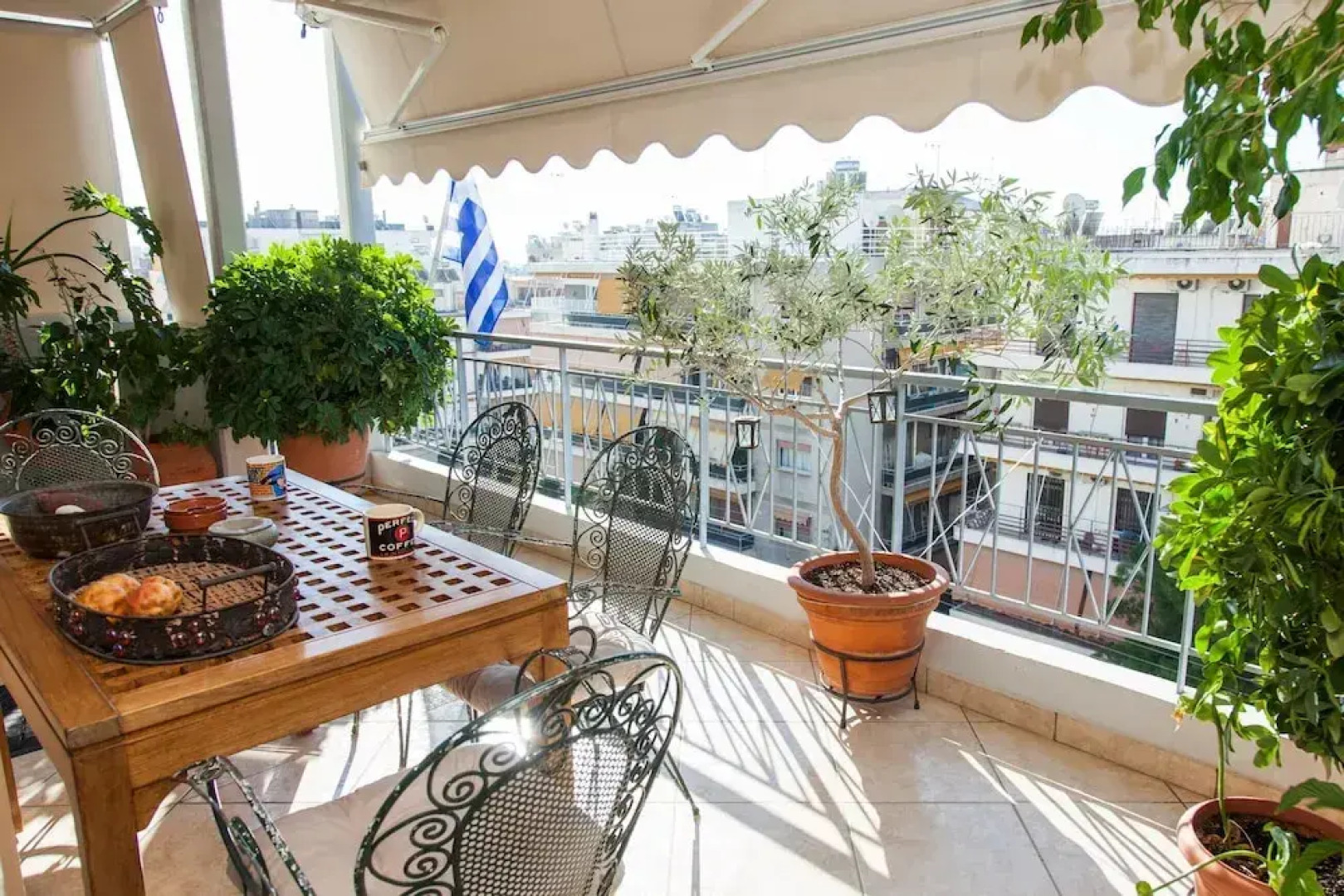 Beautiful 3 bedrooms apt in N. Smirni