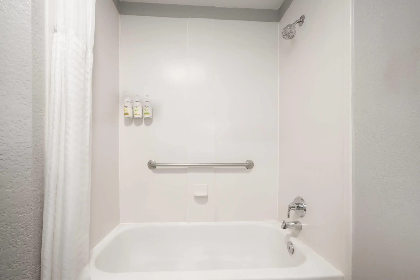 La Quinta Inn & Suites by Wyndham Raleigh Cary