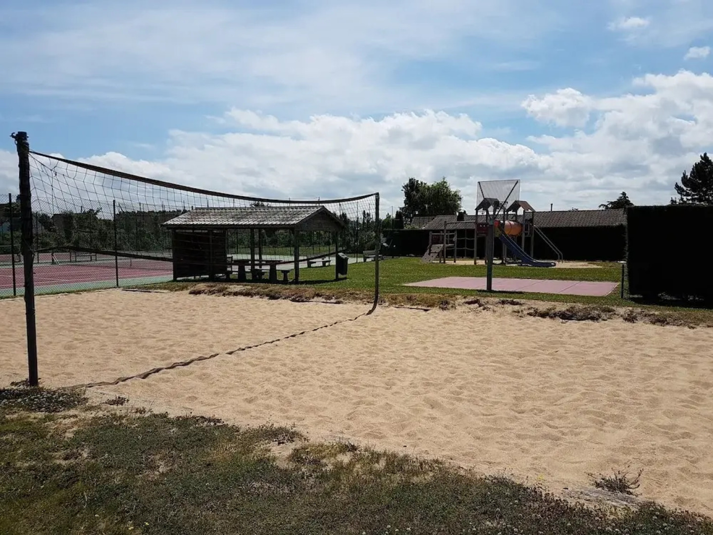 Tidy Cottage With Terrace, not far From De Panne