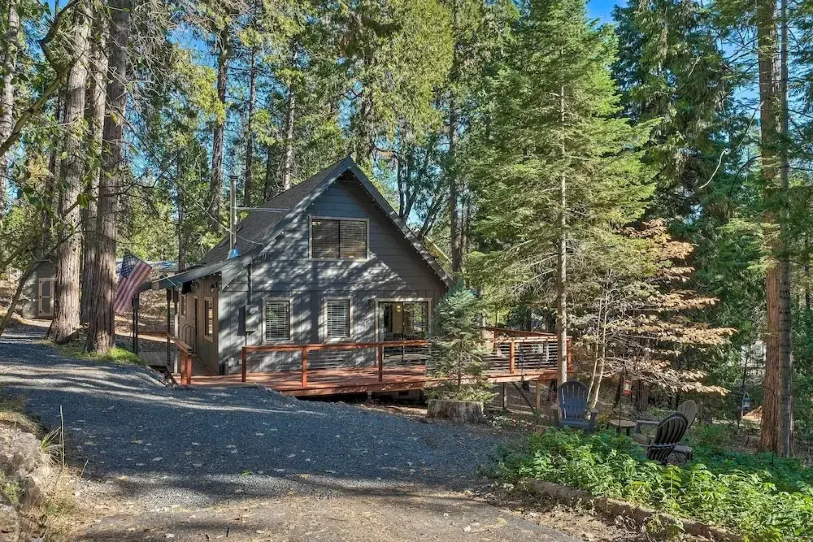 Family Cabin in Blue Lake Springs, Near Town!