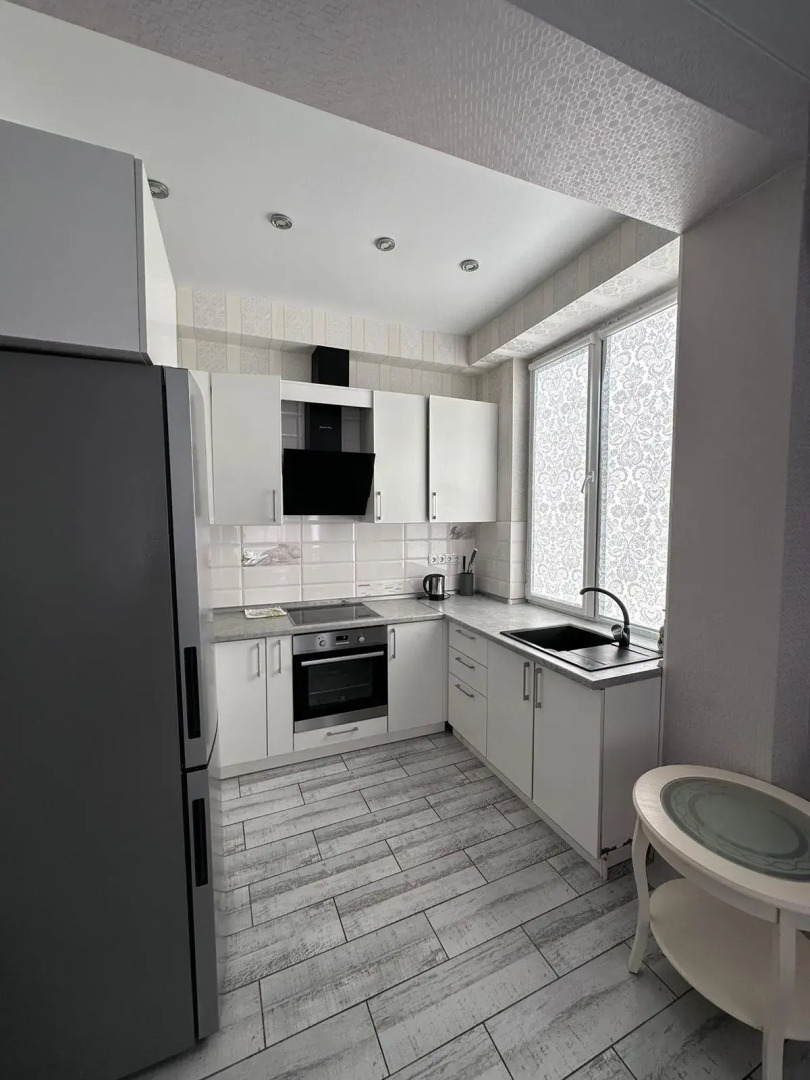 Море тут на улице Станиславского 44