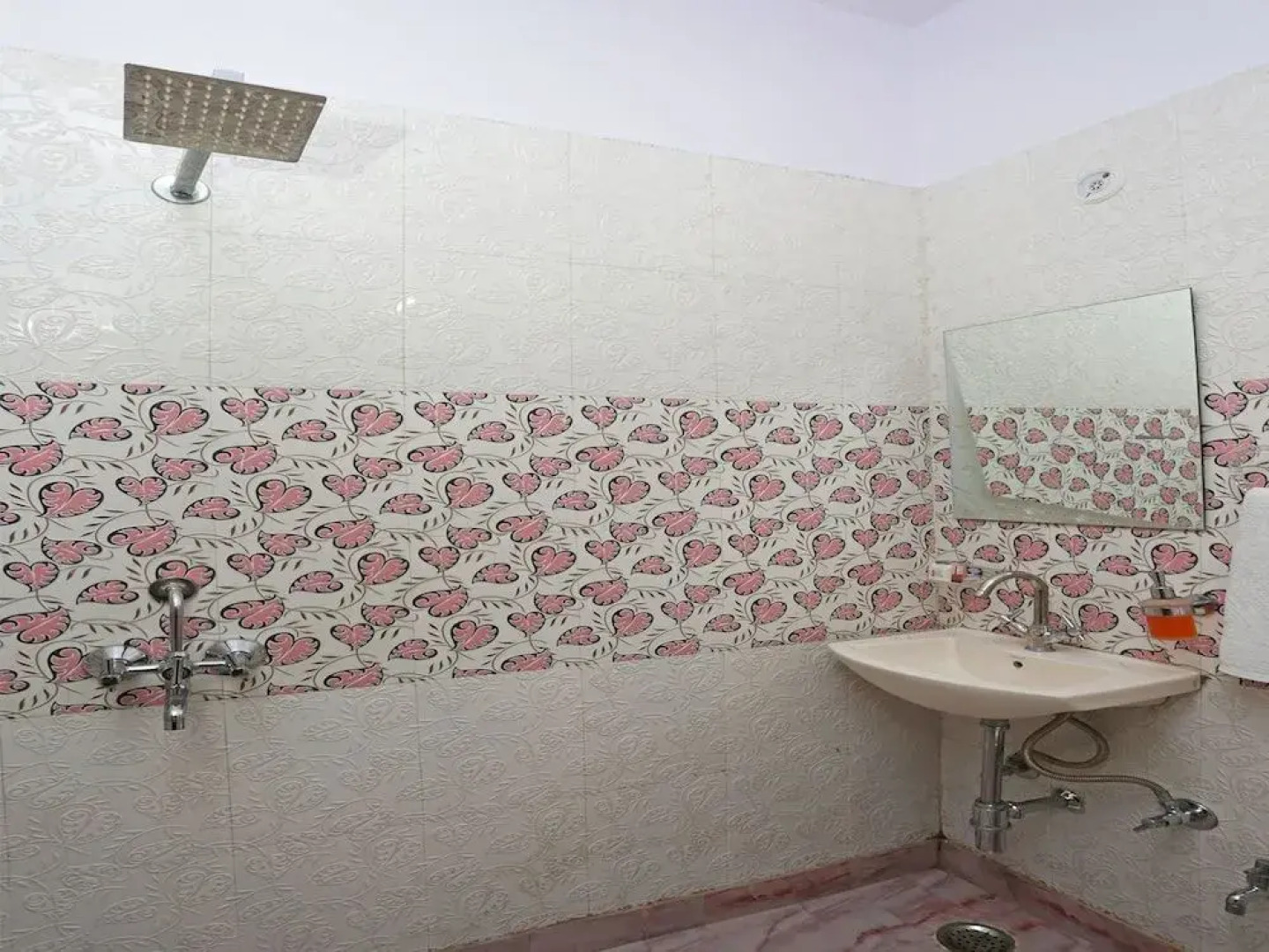 OYO 13388 Hotel Virgo