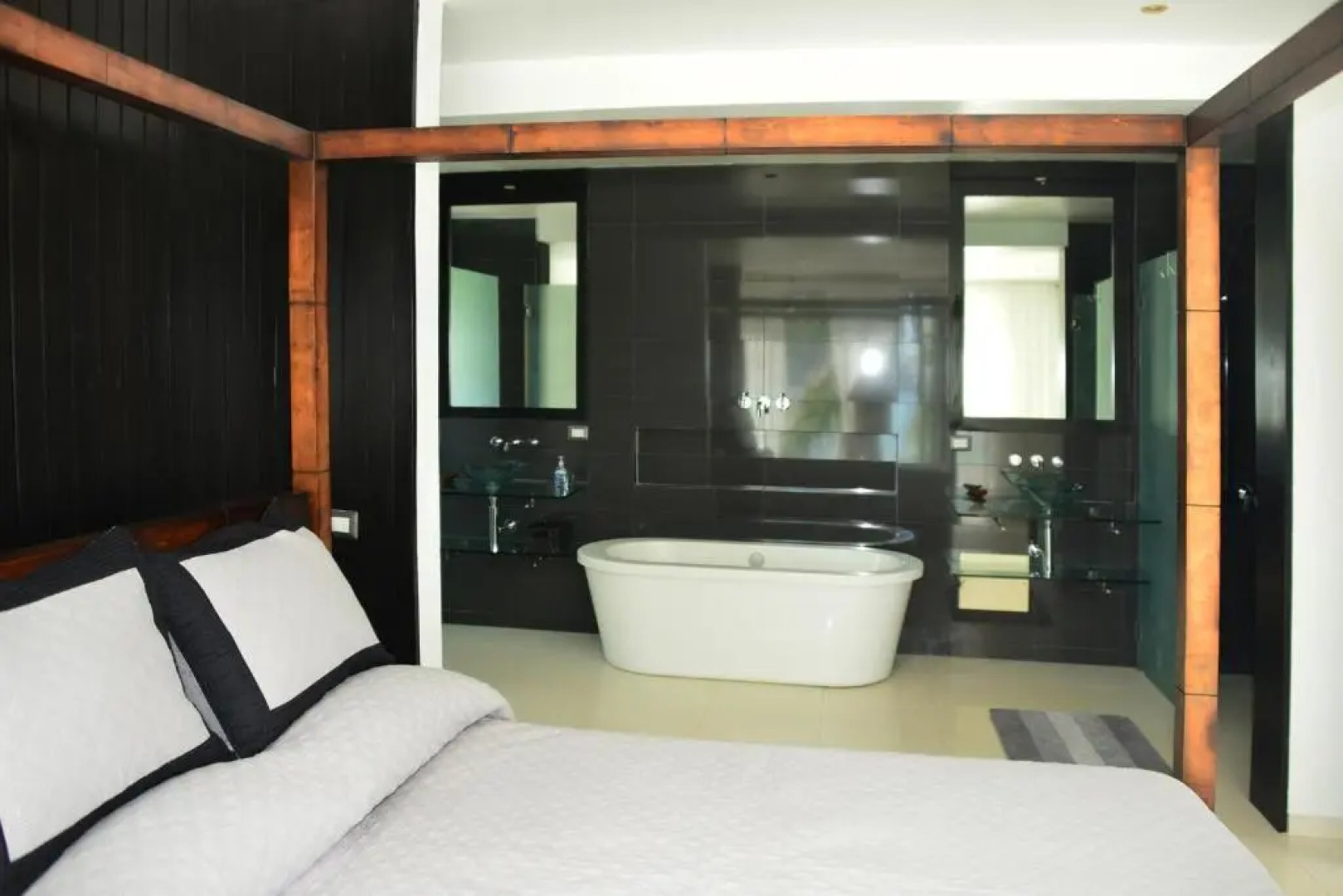 Villa Oceanfront Beach Access And Swim Pool Samana