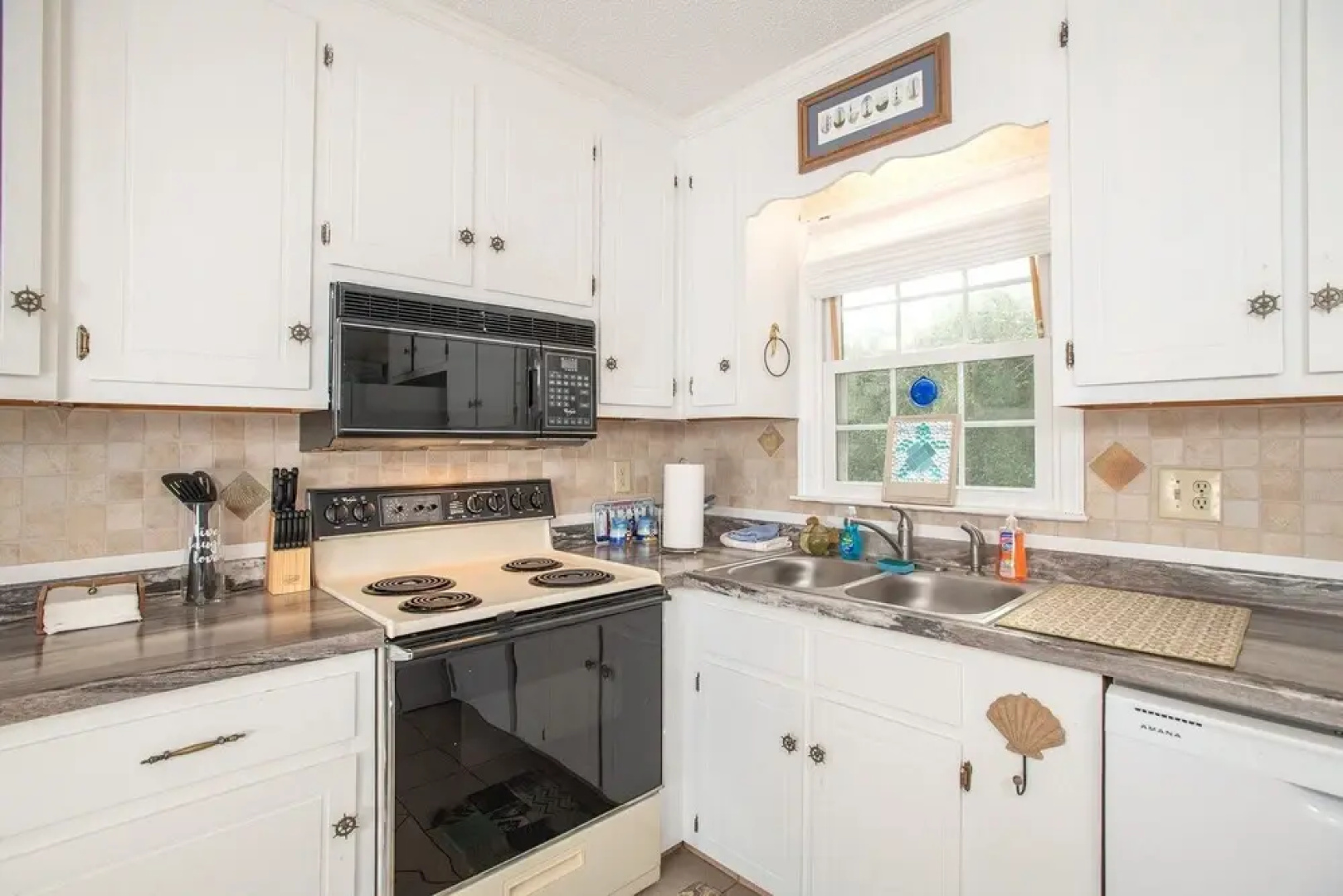 Close Enough 3 Bedroom Home by RedAwning