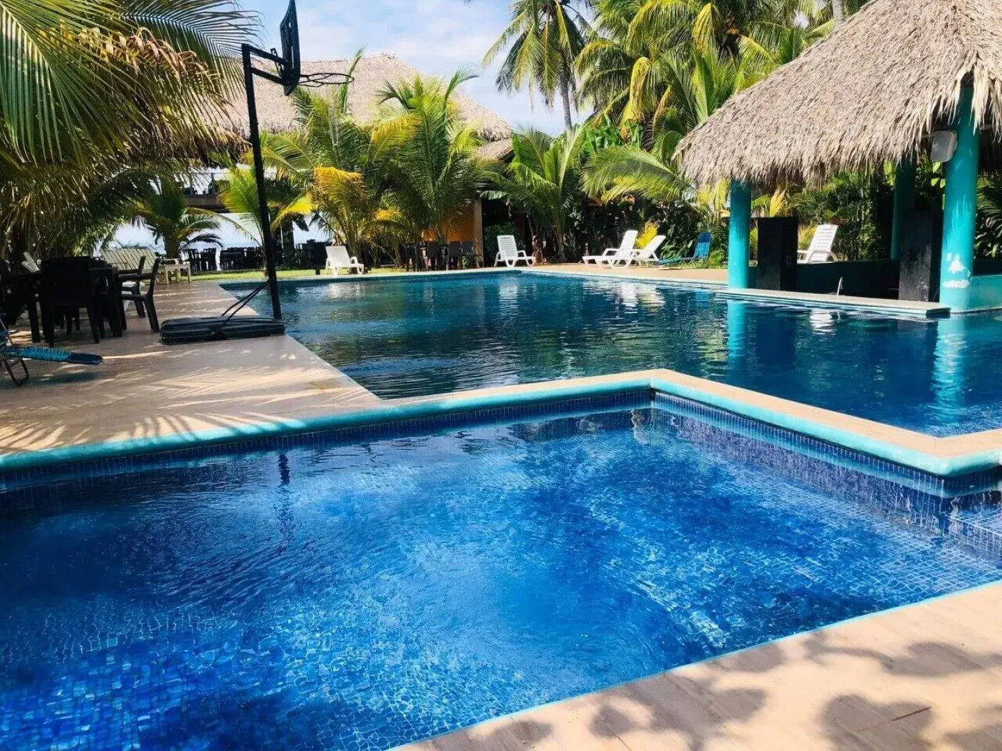 Sambo Mambo Beach Hotel