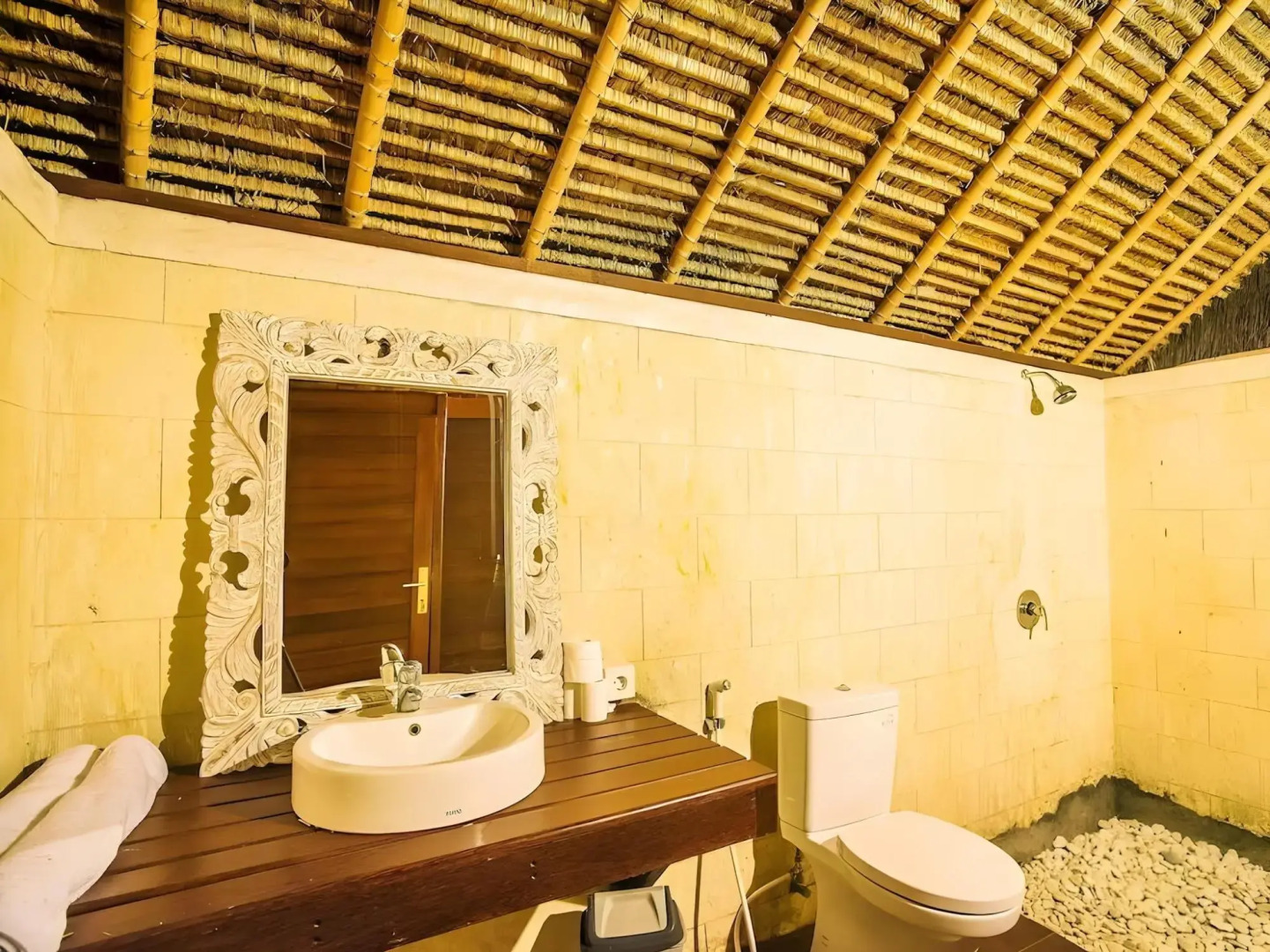 Sukanusa Luxury Huts