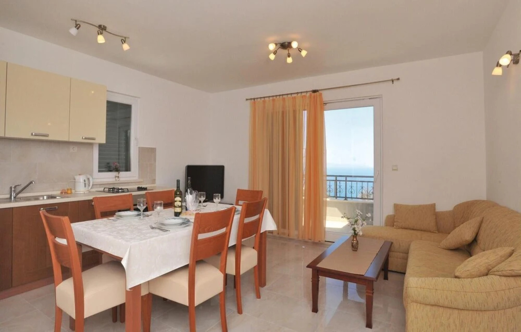 Amazing Home in Tucepi With Wifi and 4 Bedrooms