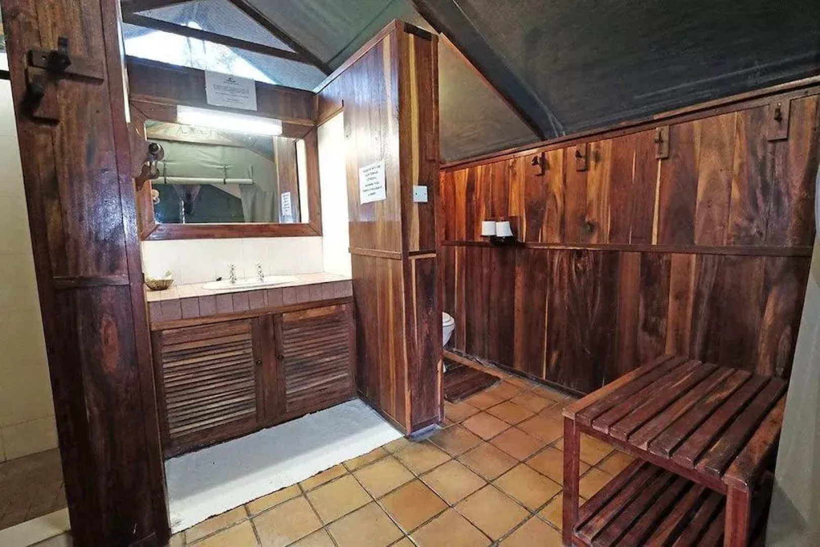 Antelope Park Safari Lodge