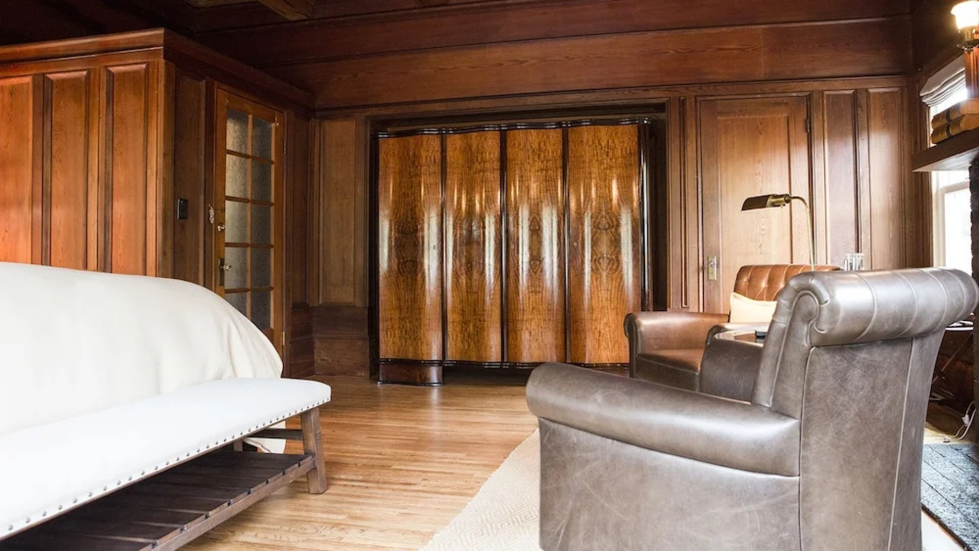 The Harbor House Inn