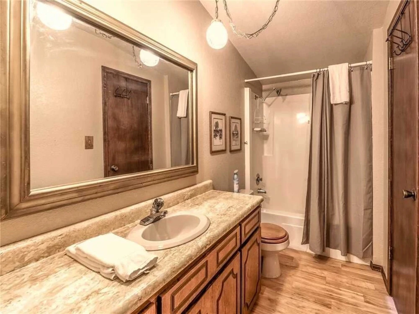 Mockingbird Cabin, 3 Bedrooms, Sleeps 8