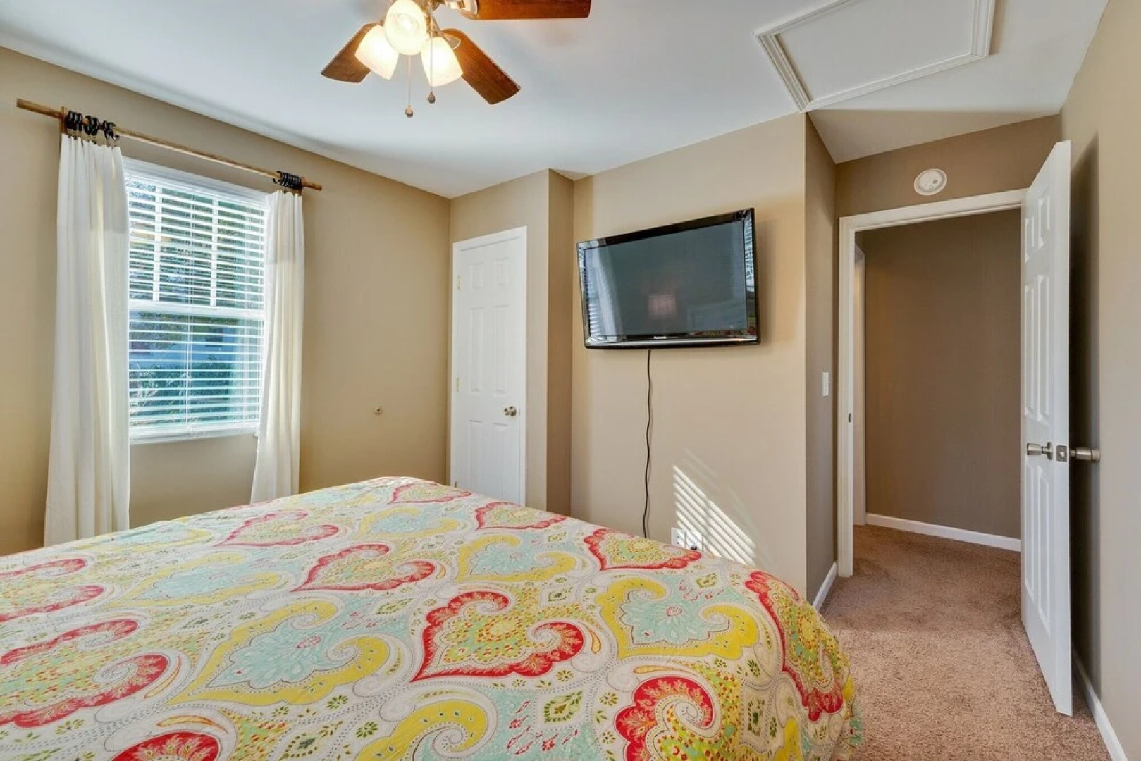 The Holly House In Downtown Demorest 2 Bedroom Home by Redawning