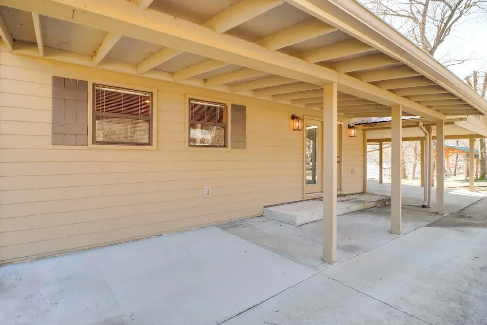 Spacious Cabin w/ Private Dock on White River!