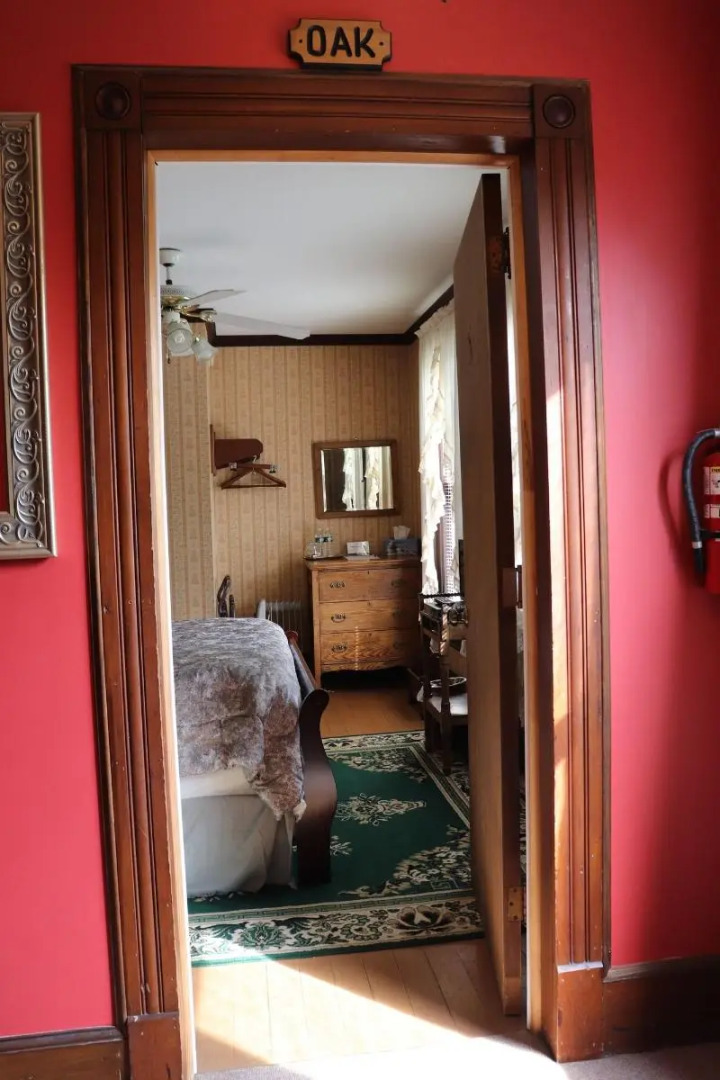 Reynolds House Inn & Motel