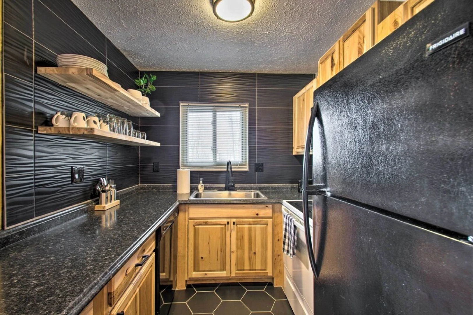 Rustic Getaway With Fireplace - Walk to Slopes!