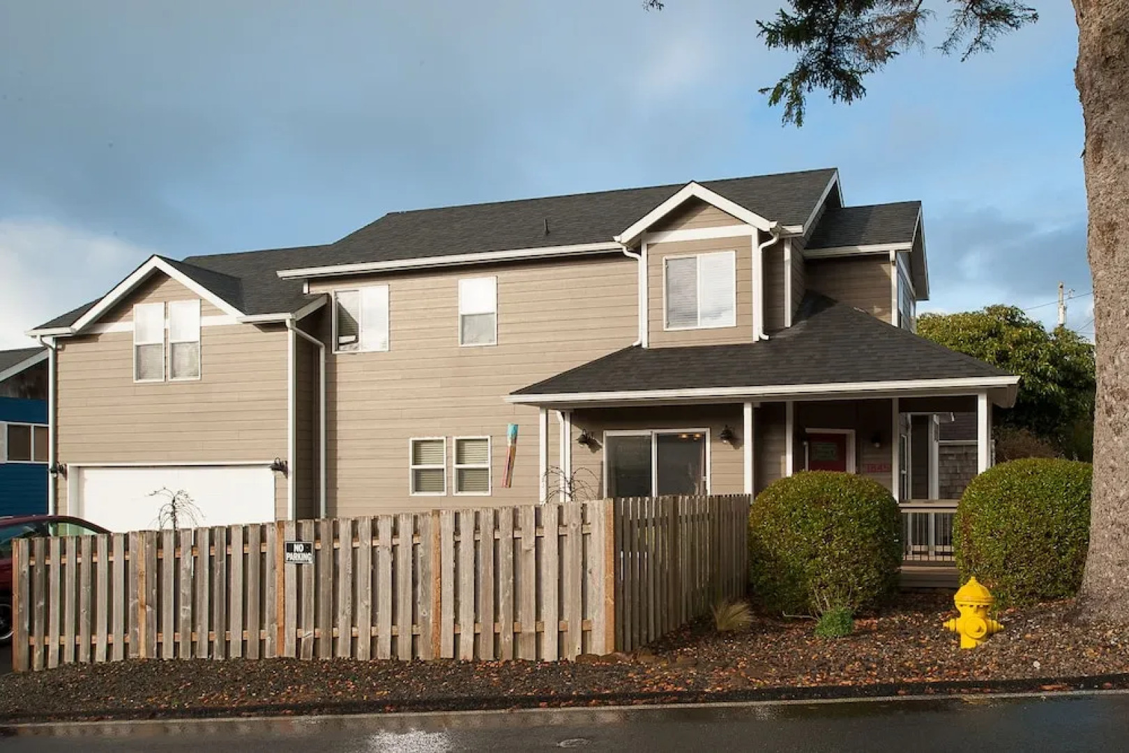 Browne's Beach n' Pad 3 Br home by RedAwning