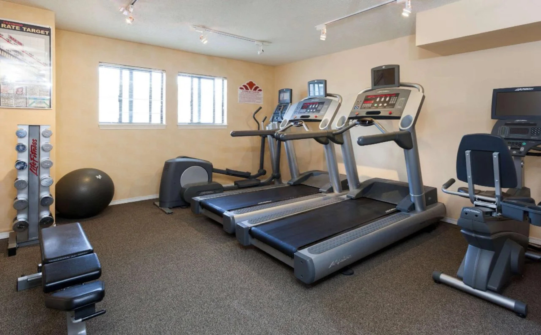 Hawthorn Suites by Wyndham Dearborn/Detroit