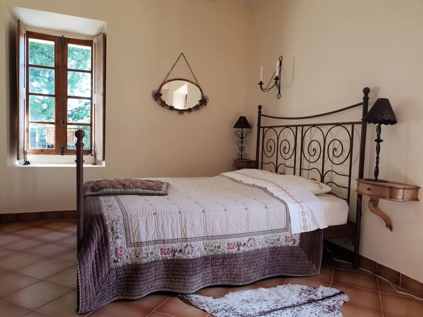 Quaint Holiday Home in Lorgues with Pool