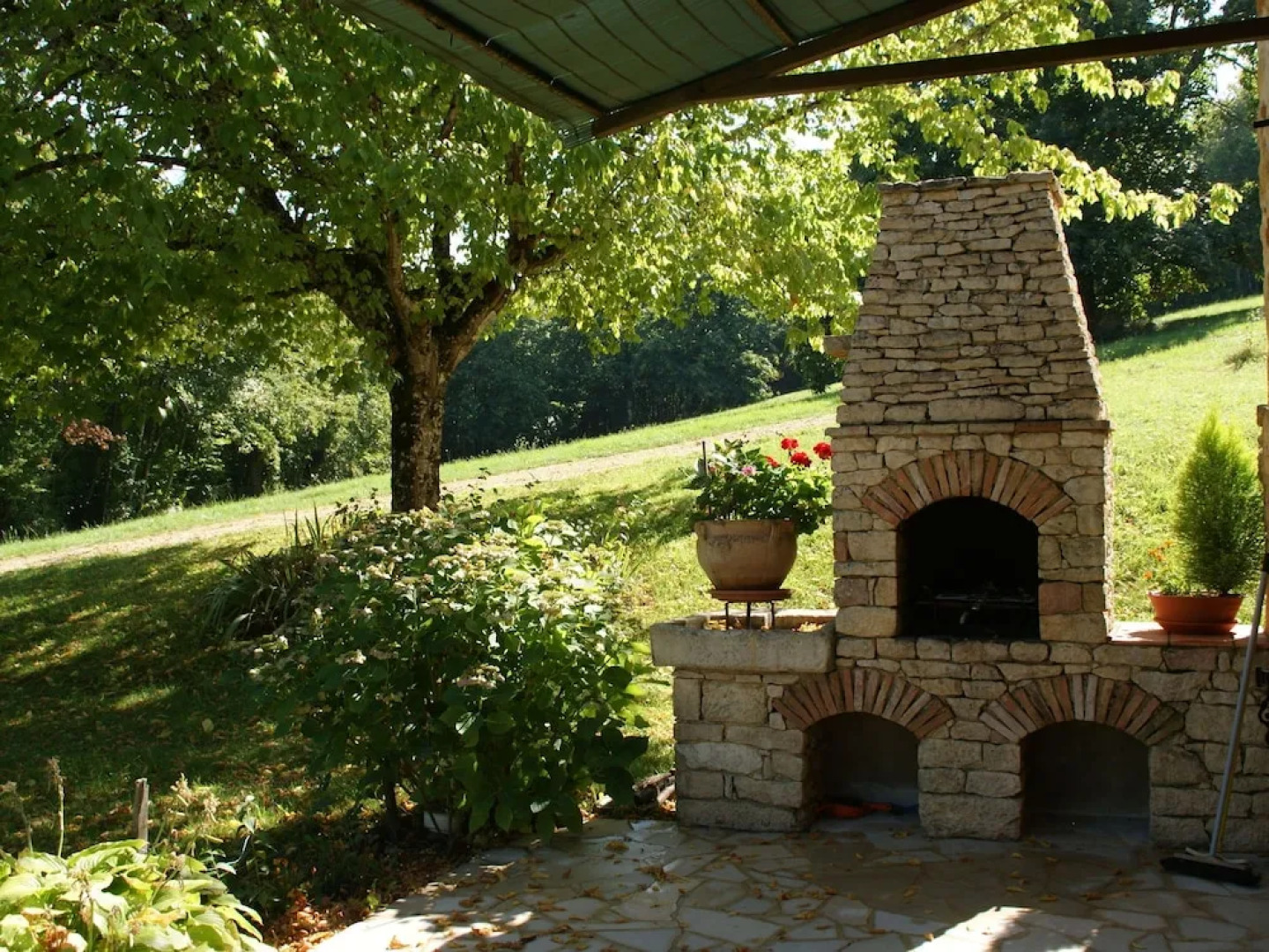 Cozy Holiday Home in Villefranche-du-Perigord with TV