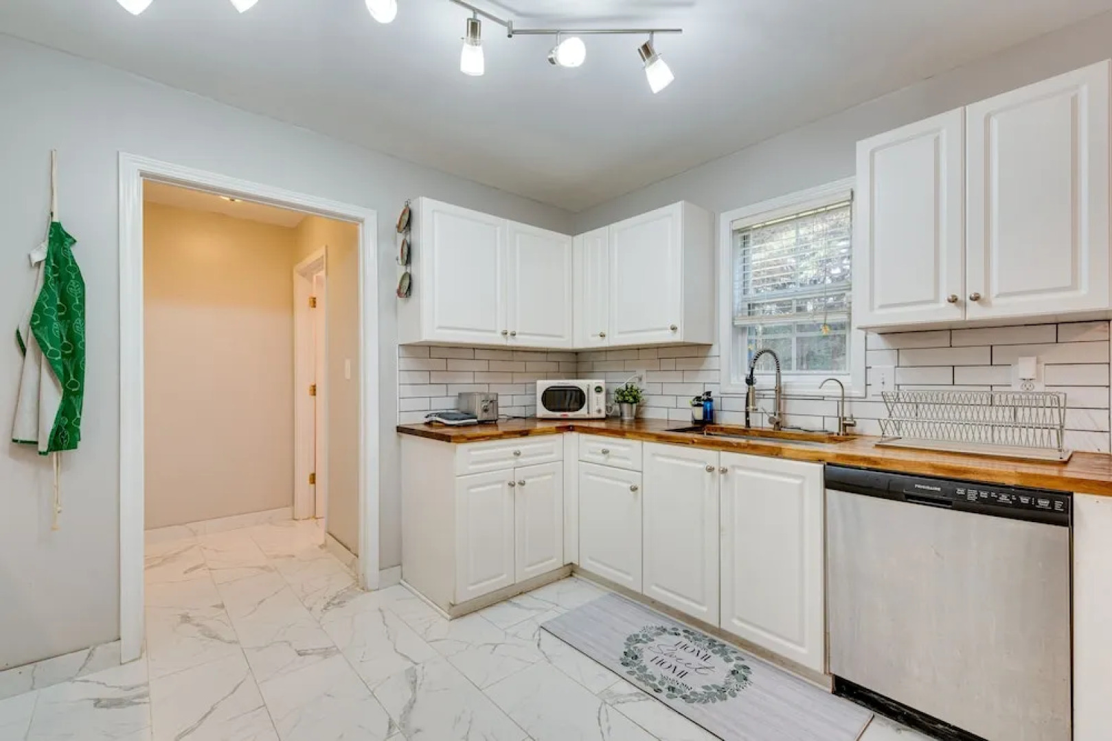 Smyrna Home w/ Deck & Patio: 17 Mi to Downtown ATL