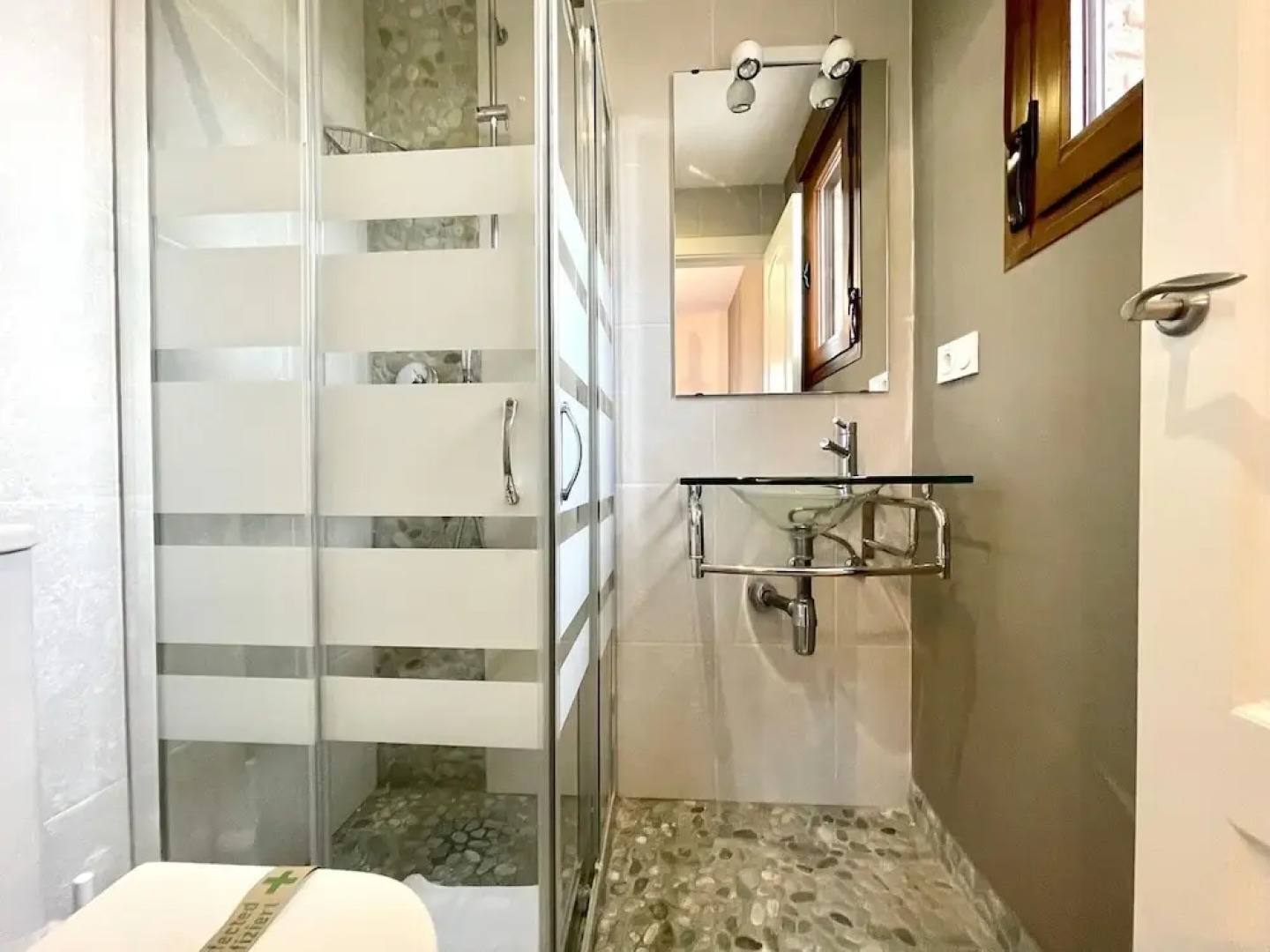 Sunlit Villa Near Golf