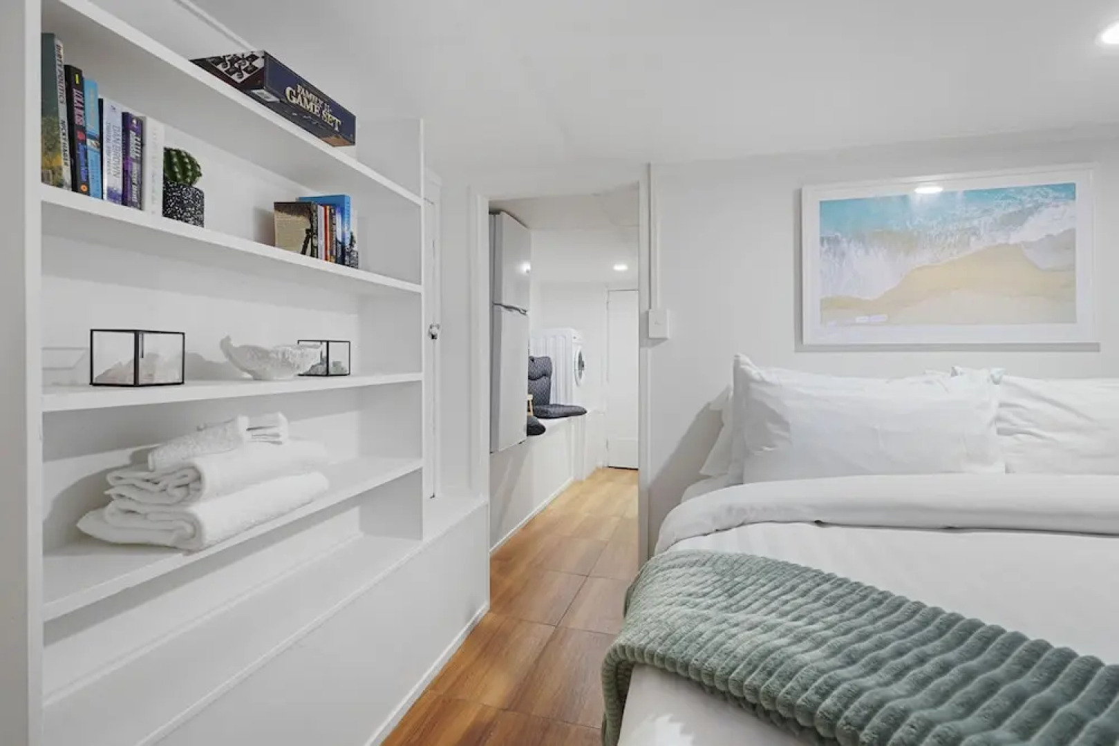 Newly Renovated Studio w Parking-Netflix