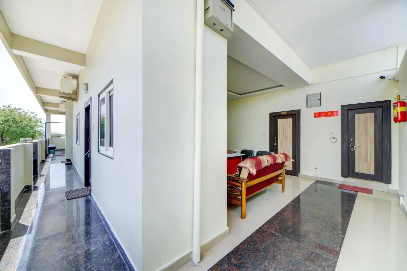 KSL Deluxe Guest House