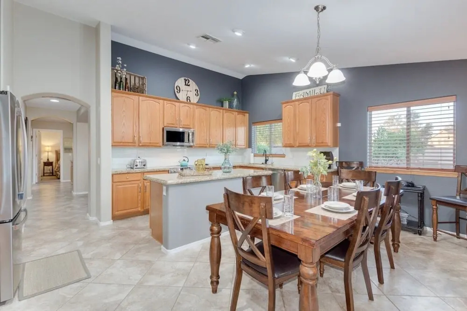 Oasis in The Desert! 5 Bedrooms, 3 Baths, Heated Resort Pool and Spa! Separate Casita! by Redawning