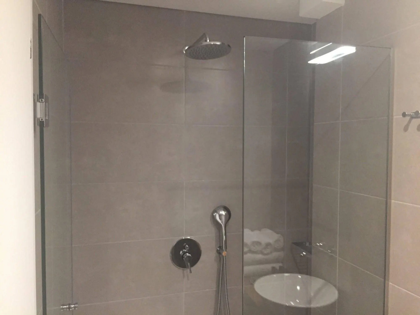 Ansi Apartments