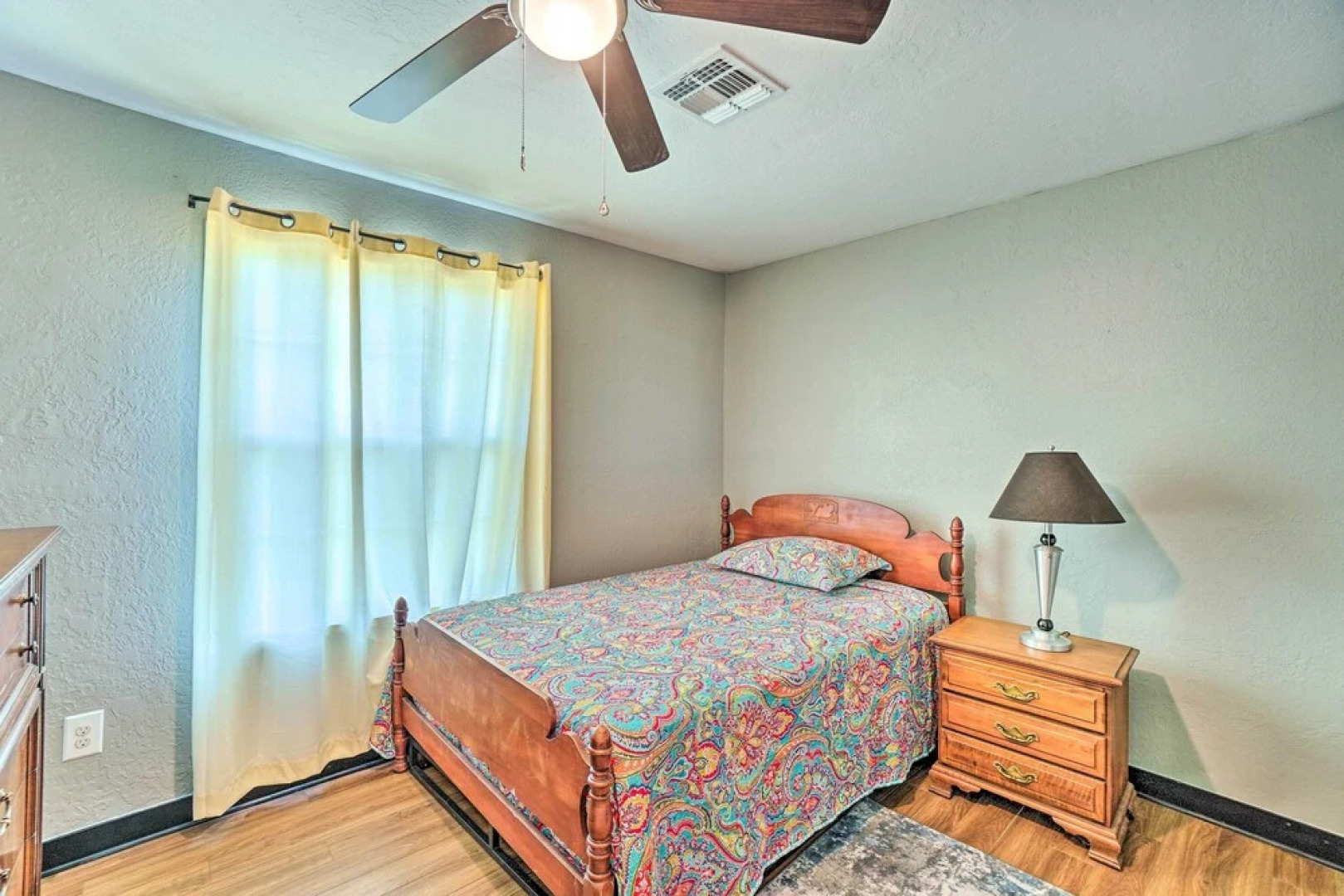 Centrally Located Lawton Home: Dogs Welcome!