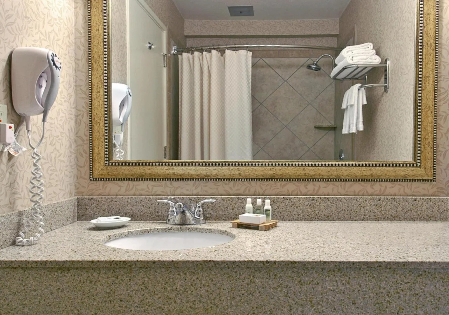 Red Lion Hotel Olympia